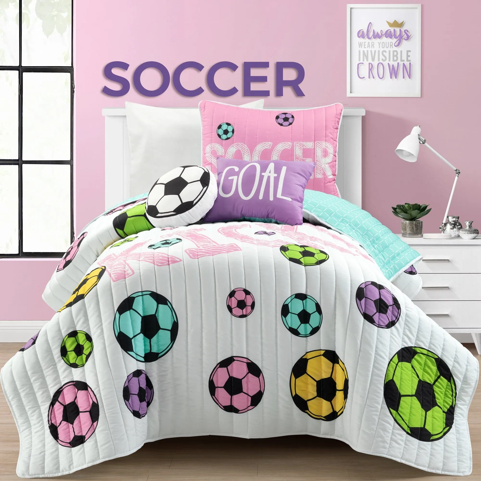 Girls Soccer Kick Quilt Set